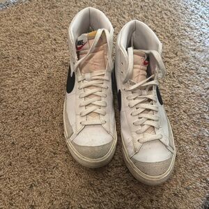 Nike Blazer Mid '77
Women's Shoes